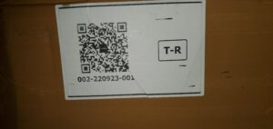 Red Kratom powder QR code box traceability to farmers and regions.