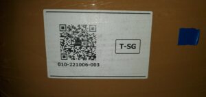 Green Kratom powder QR code box traceability to farmers and regions.